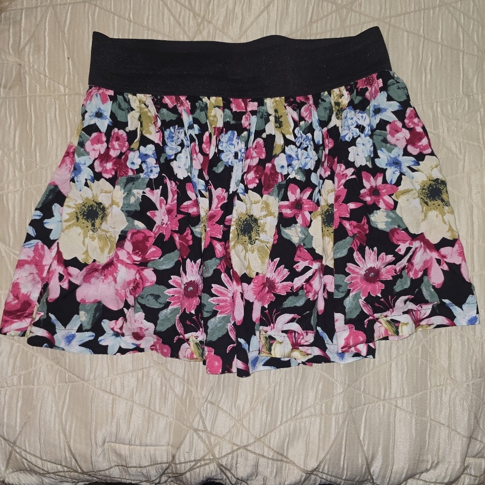 Forever 21 Floral Skater Skirt – Size L
